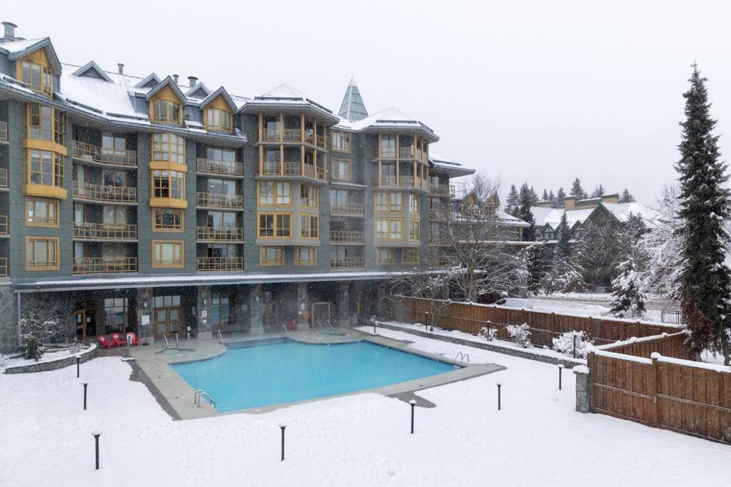 Cascade Lodge Premium Suite, With Pool & Hot Tub Whistler Dış mekan fotoğraf